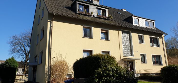 E-Steele: Äußerst gepflegtes Mehrfamilienhaus mit 3 Wohneinheiten und 3 Garagen in guter Wohnlage! (VERKAUFT)