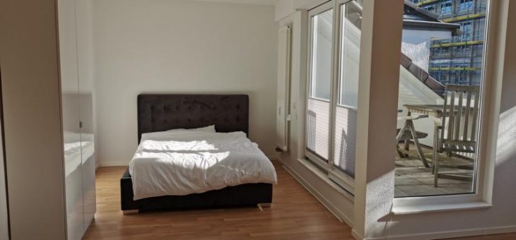 Sonniges Dachgeschoss-Apartment mit Loggia und die „Rü“ in nächster Nähe! (VERMIETET)